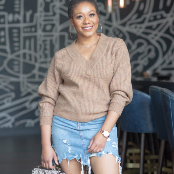 how to style the denim mini skirt